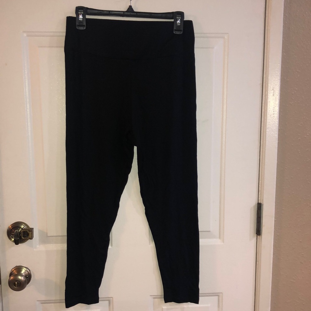 BLACK HIGH WAISTED LEGGINGS